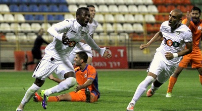 אולארו קיואדה חוגג (יניב גונן) אולארו קיואדה חוגג (יניב גונן)