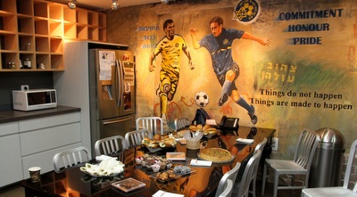 ציור קיר בחדר האוכל (רדאד ג´בארה)