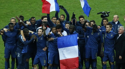 נבחרת צרפת חוגגת (רויטרס)