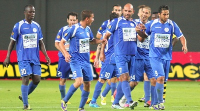 שחקני עפולה מרוצים (משה חרמון)