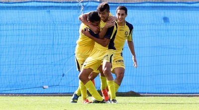 שחקני מכבי חוגגים את היתרון (חגי ניזרי)