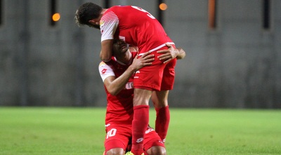 שחקני בני סכנין חוגגים (רדאד ג´בארה) שחקני בני סכנין חוגגים (רדאד ג´בארה)