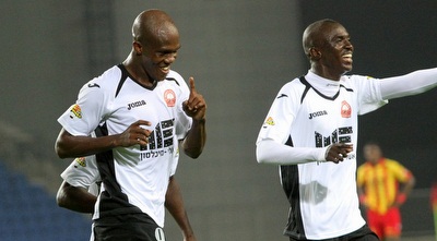 נוואקמה וצ´יאם חוגגים את השלישי של רעננה (חגי ניזרי) נוואקמה וצ´יאם חוגגים את השלישי של רעננה (חגי ניזרי)