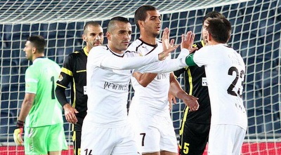 כחלון חוגג אחרי השער (שי לוי)