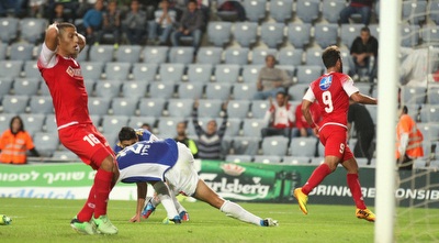 גדיר ומוגרבי אחרי עוד החמצה (רדאד ג´בארה) גדיר ומוגרבי אחרי עוד החמצה (רדאד ג´בארה)