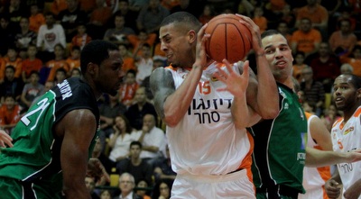 דיימון סימפסון (יניב גונן) דיימון סימפסון (יניב גונן)