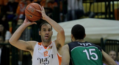 טפירו מוביל מהלך (יניב גונן) טפירו מוביל מהלך (יניב גונן)