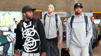 טייריס רייס, ריקי היקמן וג´ו אינגלס (שי לוי) טייריס רייס, ריקי היקמן וג´ו אינגלס (שי לוי)