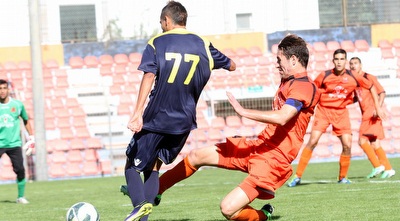 מתן חוזז מנסה לבעוט (רדאד ג´בארה)