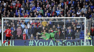 הכדור של ראמזי פוגש את הרשת (רויטרס)