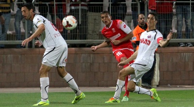 פיראס מוגרבי ויוסי דורה (עמית מצפה) פיראס מוגרבי ויוסי דורה (עמית מצפה)