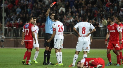 יוסי דורה רואה את האדום (עמית מצפה) יוסי דורה רואה את האדום (עמית מצפה)