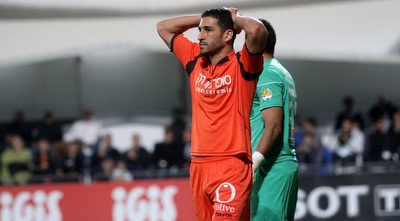 גל כהן תופס את הראש (חגי ניזרי) גל כהן תופס את הראש (חגי ניזרי)