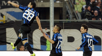 דוד בריביו חוגג אחרי השער  (רויטרס)