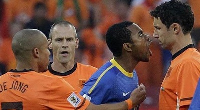 המפגש הארחון בין ברזיל להולנד. מונדיאל 2010 (ONE)