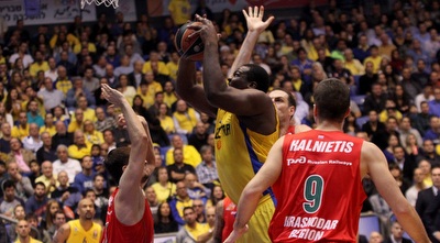 סופוקליס שחורציאניטיס מול קלנייטיס. ייפגשו פעמיים נוספות העונה (חגי ניזרי) סופוקליס שחורציאניטיס מול קלנייטיס. ייפגשו פעמיים נוספות העונה (חגי ניזרי)