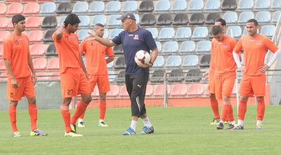 יעקב אסייג ושחקני בני יהודה (רז אמיר) יעקב אסייג ושחקני בני יהודה (רז אמיר)