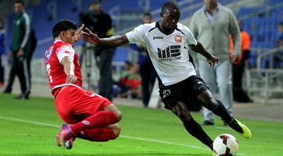 עמנואל אמבולה מול מוחמד זבידאת (יניב גונן)