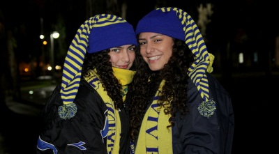 אוהדות מכבי ת&qout;א (יניב גונן) אוהדות מכבי ת&qout;א (יניב גונן)