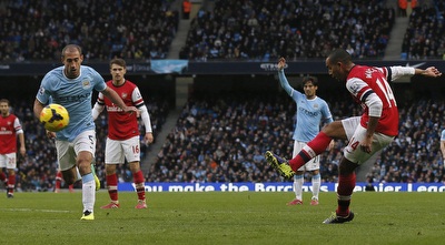 וולקוט שולח לחיבורים. שער אדיר לחלוץ  (רויטרס)