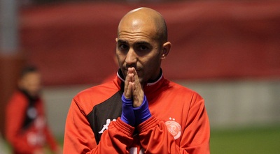 שי אבוטבול מתפלל לניצחון (חגי ניזרי)