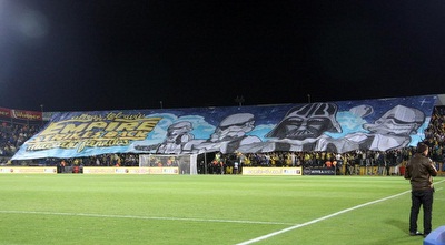 שער 11 צבוע לכבוד הדרבי הגדול בבלומפילד (יניב גונן) שער 11 צבוע לכבוד הדרבי הגדול בבלומפילד (יניב גונן)