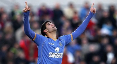 ליסאנדרו לופס חוגג את השער השני. הותיר את הקטאלונים המומים (רויטרס) ליסאנדרו לופס חוגג את השער השני. הותיר את הקטאלונים המומים (רויטרס)