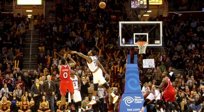 ג´ף טיג קולע עם הבאזר