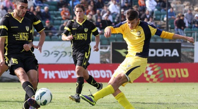 אור זהבי עוצר את דור ז´אן (רדאד ג´בארה)