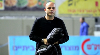 יוסי אבוקסיס בבכורה המחודשת בבני יהודה (יניב גונן)