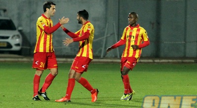 שחקני אשדוד חוגגים (עמית מצפה)