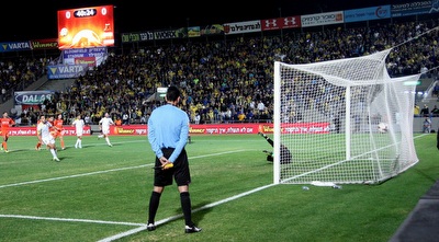 זהבי כובש את הפנדל (יניב גונן)