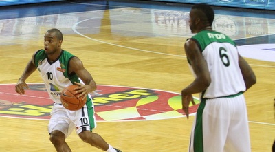 דייויד קוביאן ודונטה סמית´ (עמית מצפה) דייויד קוביאן ודונטה סמית´ (עמית מצפה)