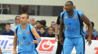 ניסים וגייטס בהגנה. הקבוצה של קטש לא שומרת (ONE)