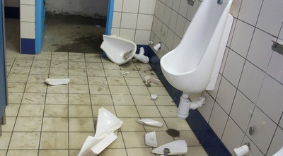 חדר השירותים מושחת. בנצרת שמו על זה את הדגש (רדאד ג´בארה)