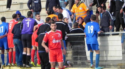 בלאןד ביציעים אביב עובדיה, באדיבות אתר BEST-BALL (ONE)