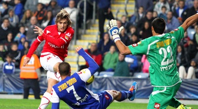 עבדורחימי בועט לידו של גולדנברג (שי לוי)