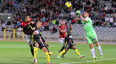 אריאל הרוש הודף (משה חרמון)