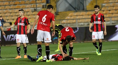 יוסי דורה על הדשא (חגי ניזרי)