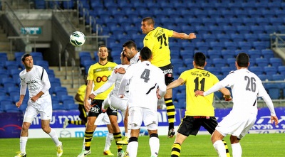 אקסברד נוגח (שי לוי)