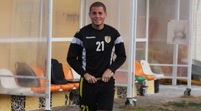 לוגסי (גיא בן זיו)