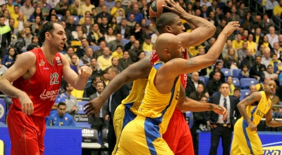 סמית´ מנסה לחטוף להנדריקס (משה חרמון) סמית´ מנסה לחטוף להנדריקס (משה חרמון)