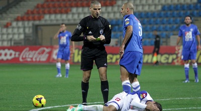 דיא סבא מקבל צהוב על התחזות (יניב גונן)