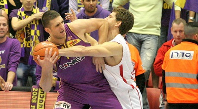 מתן נאור עוצר  רם אליאספור (משה חרמון)