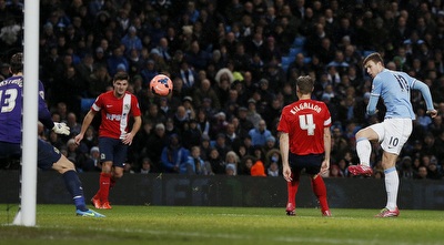 דזקו מפציץ את השלישי (רויטרס)