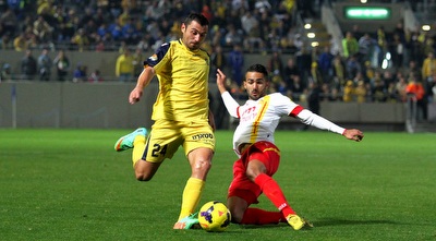 ניקולה מיטרוביץ´ מול אמיר בן שמעון. ספג קריאות בוז (שי לוי) ניקולה מיטרוביץ´ מול אמיר בן שמעון. ספג קריאות בוז (שי לוי)