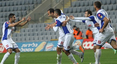 דמארי והחברים חוגגים (חגי ניזרי)