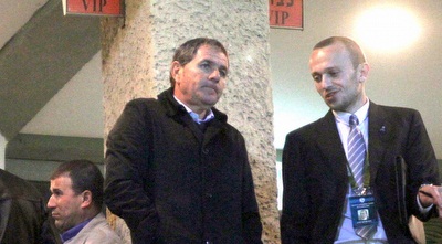 אלי גוטמן ביציע (יניב גונן)