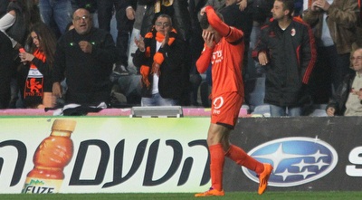 עגייב חוגג ומודה לבורא (חגי ניזרי)