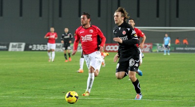 בסארט עבדורחימי. לא הצליח לבעוט (רדאד ג´בארה) בסארט עבדורחימי. לא הצליח לבעוט (רדאד ג´בארה)